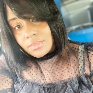 Meet your Posher, Joi